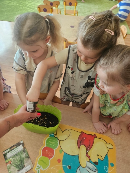 Wiosenny ogródek króliczków